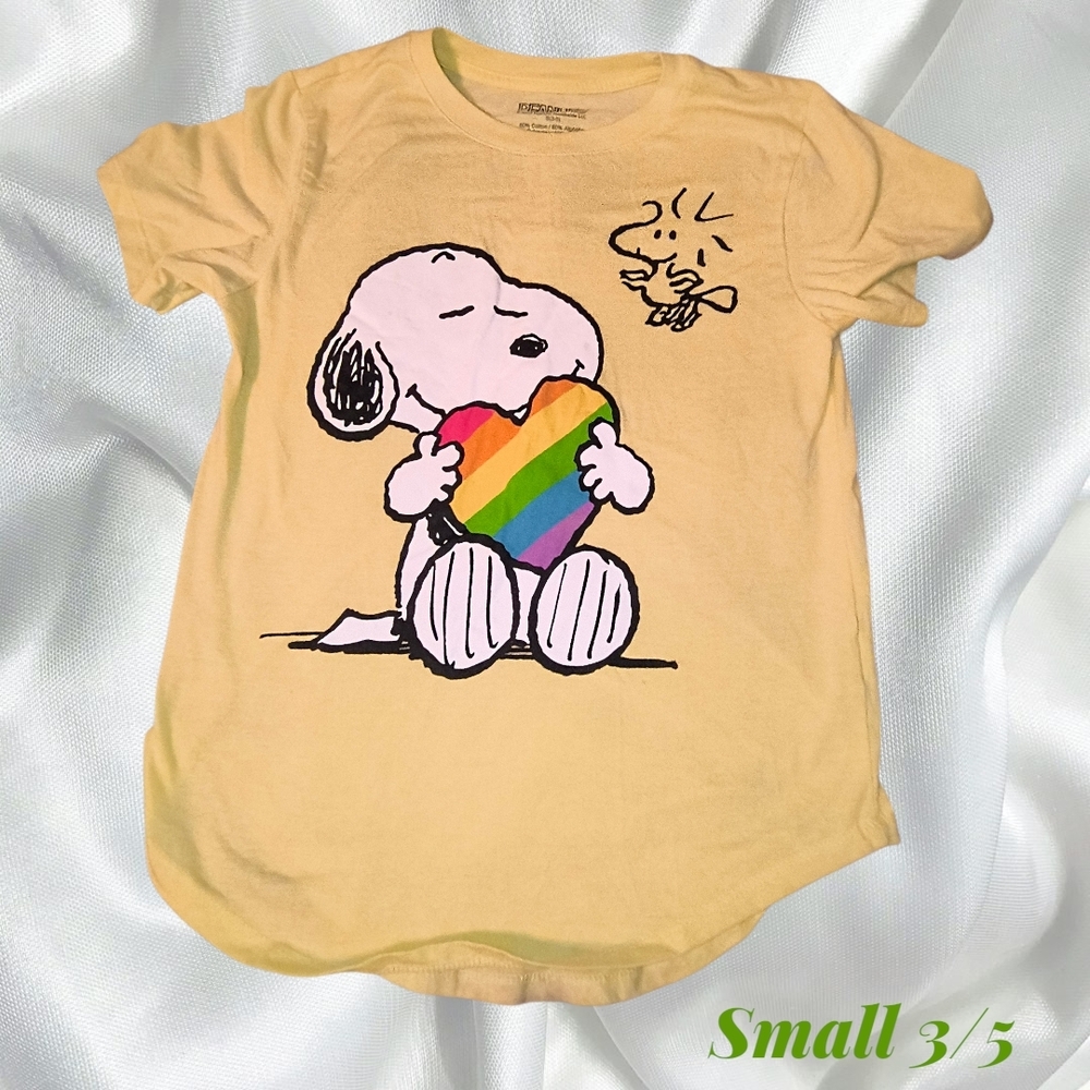Snoopy Rainbow Heart Graphic Tee - Pale Yellow